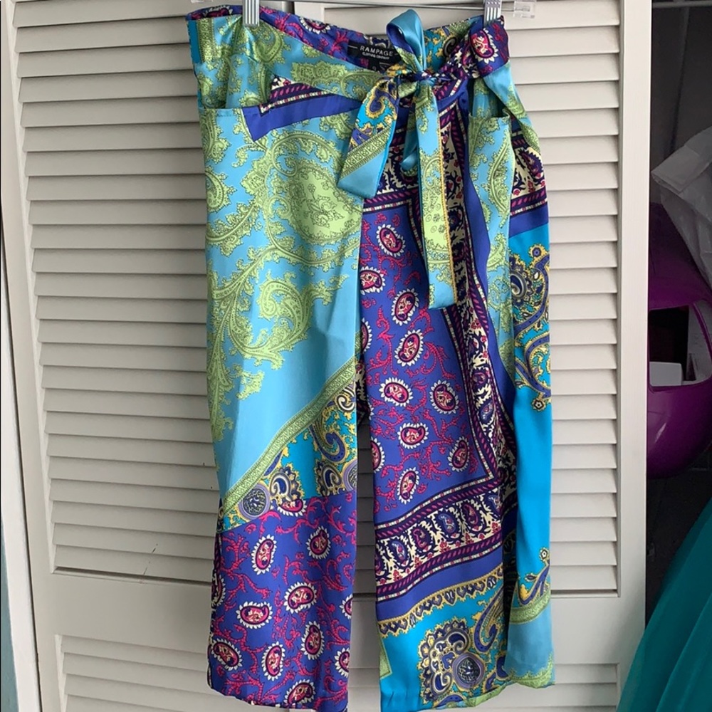 Rampage Multicolored Capri Pants size 9